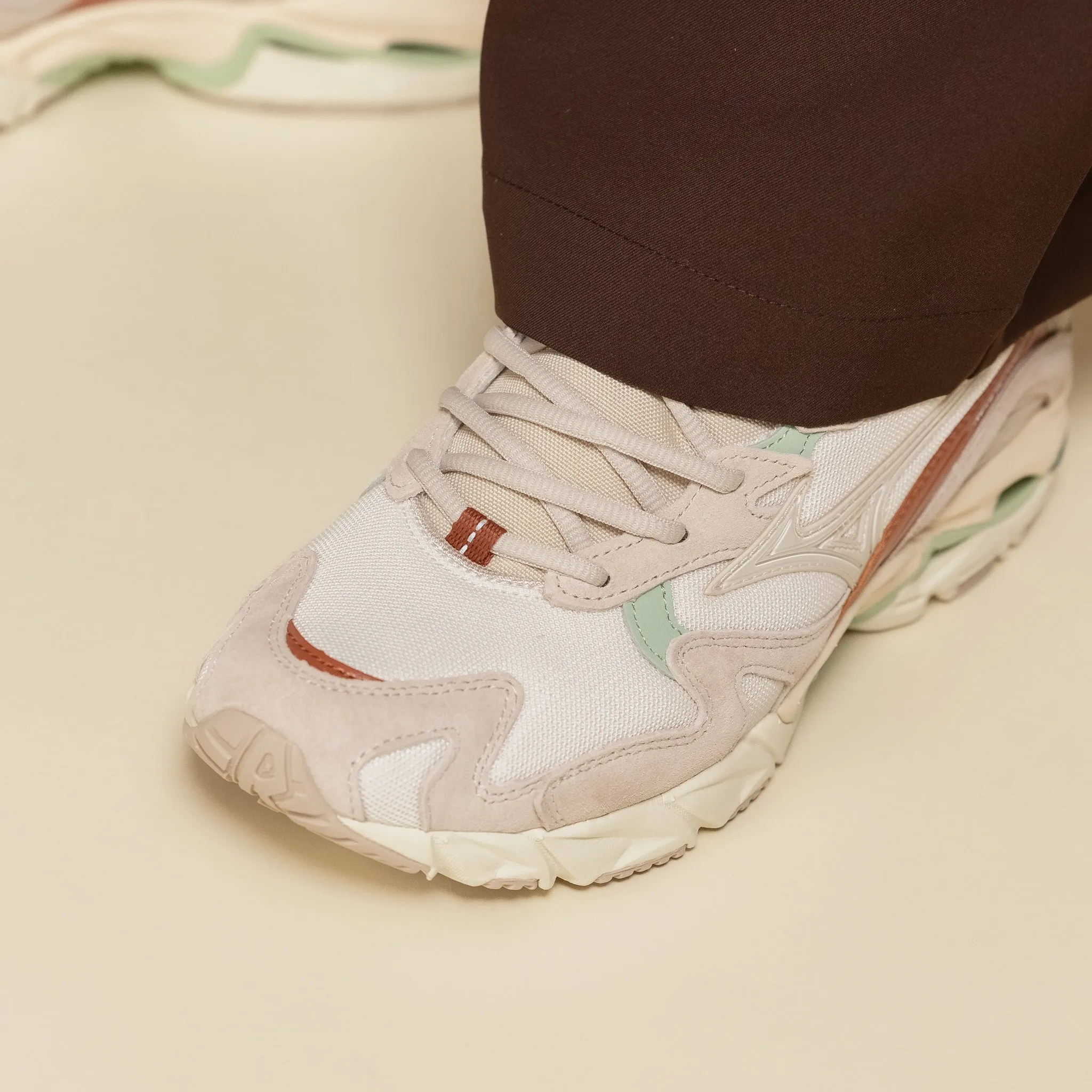 Mizuno - Wave Rider 10 Premium - Silver Cloud / White Sand / White