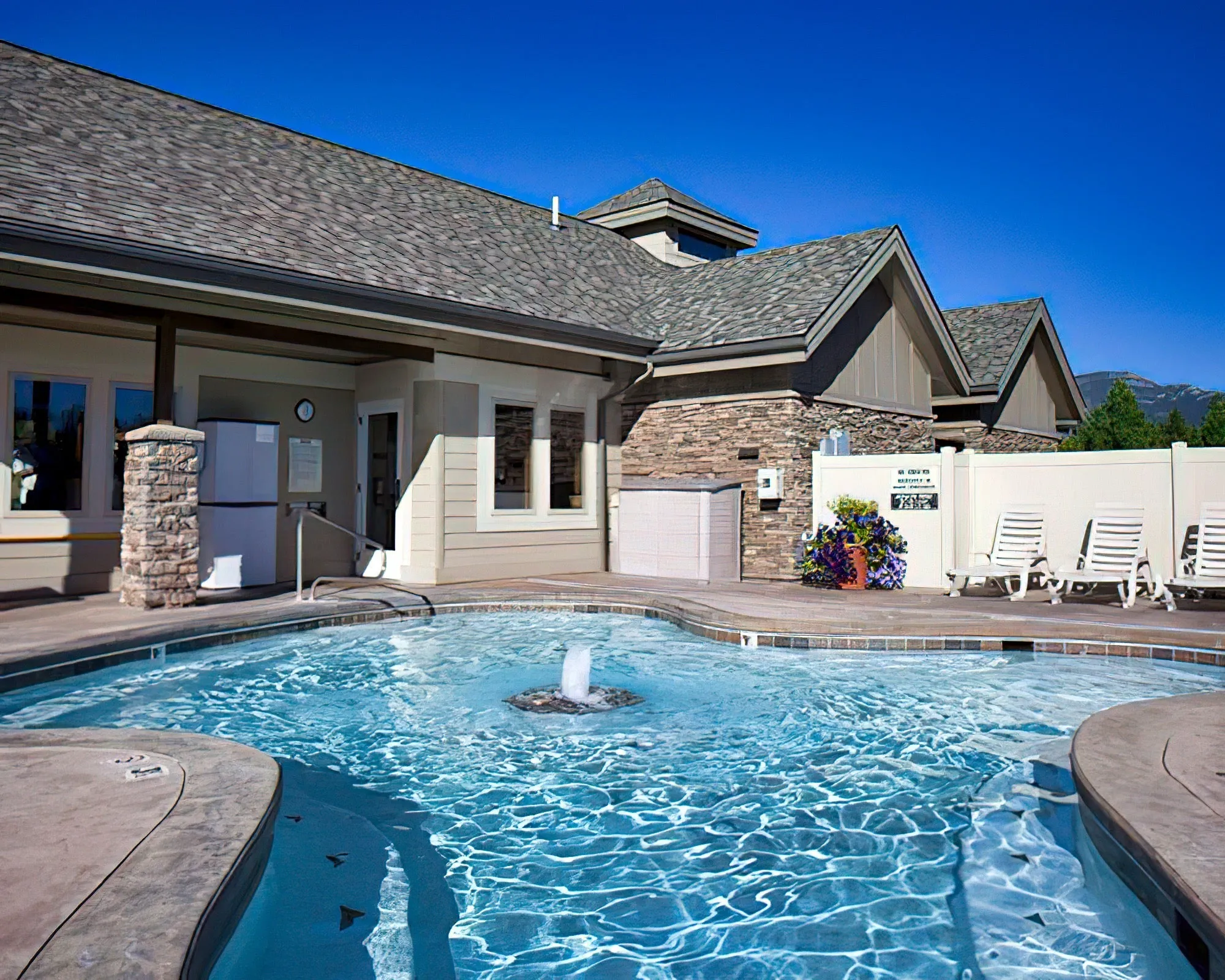 Nenastako Village at Meadow Lake