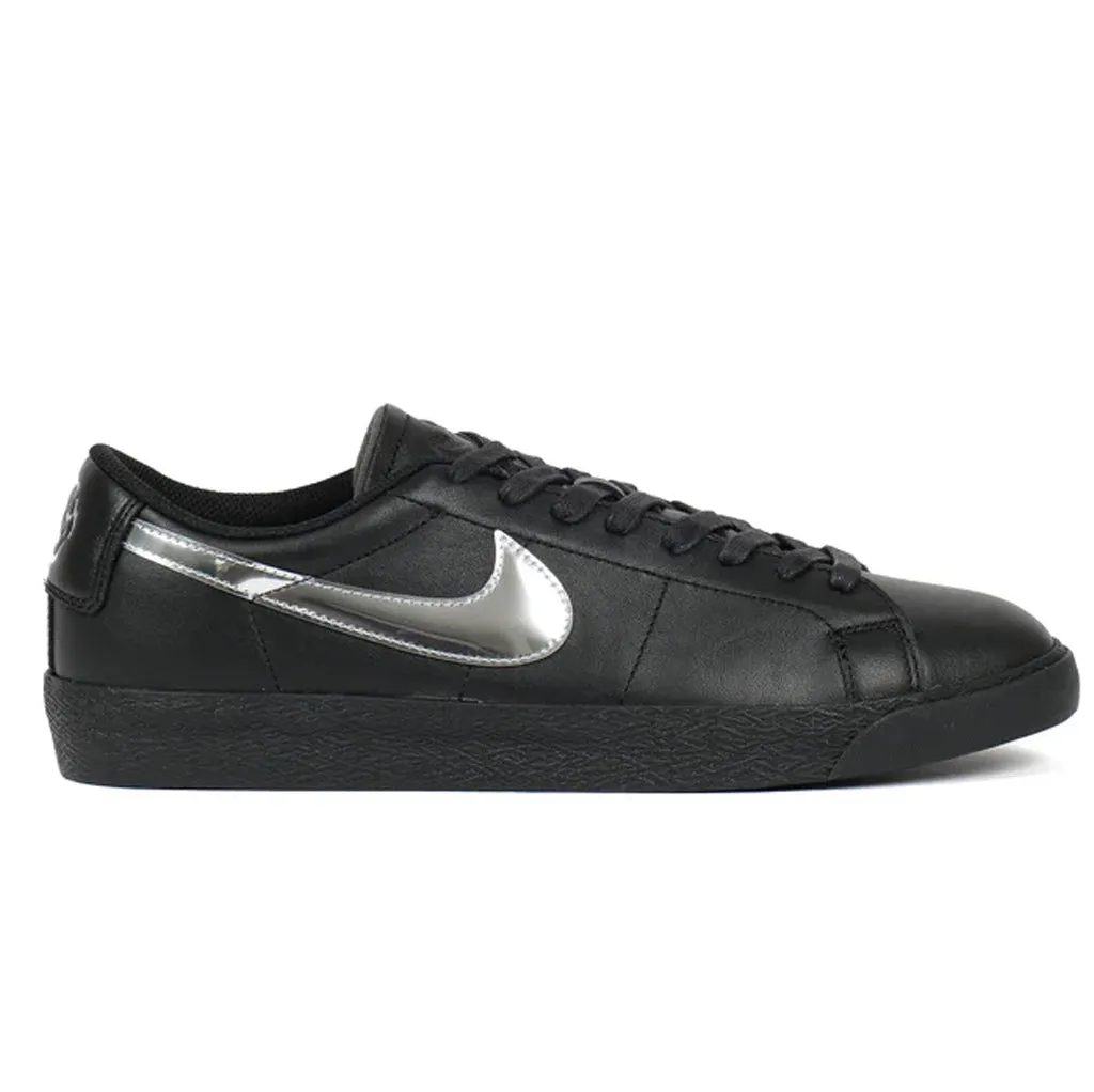 NIKE SB X DANCER SKATEBOARDS BLAZER LOW QUICKSTRIKE -BLACK/METALLIC SILVER-BLACK